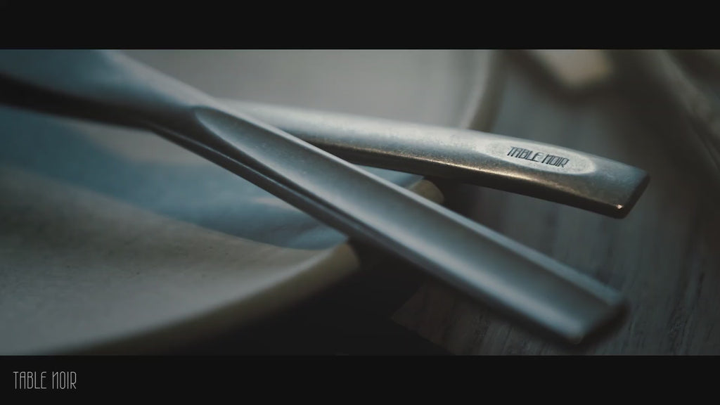 Table Noir - Cubiertos Barr con acabado lavado a la piedra