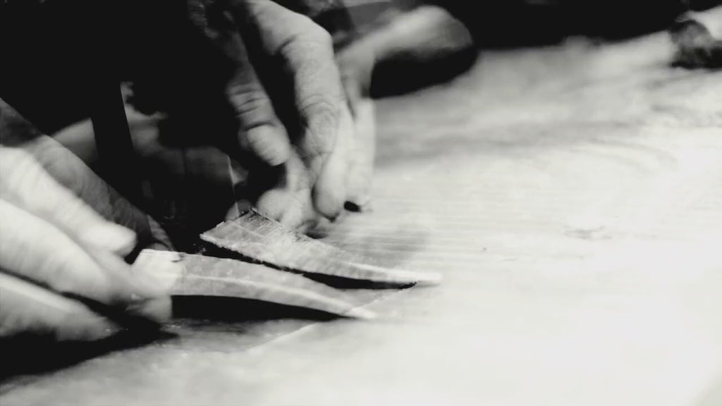 Mango de madera de olivo Forge De Laguiole y acabado satinado.